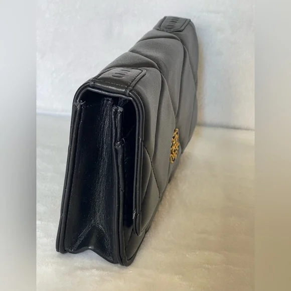 Vintage Chanel flap clutch quilted lambskin purse with gold Chanel CC logo. - Picture 7 of 15